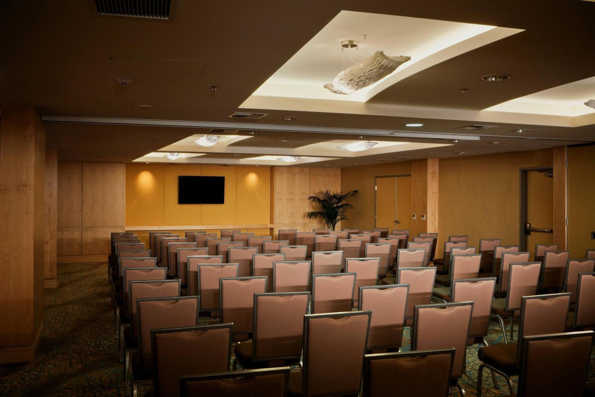 אימפריאל ביץ' Pier South Resort, Autograph Collection מראה חיצוני תמונה